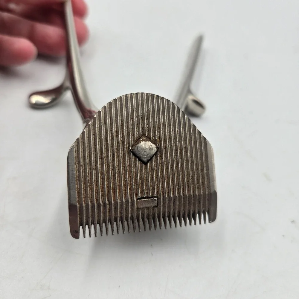Vintage Thorobred 000 Manual Hair Clippers Barber Shop Decor Antique Hand Tool